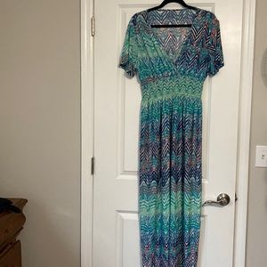 V-neck maxi dress
